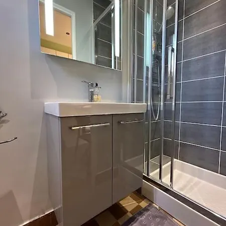 Superbe Dans Avec Entree Independante Кламар